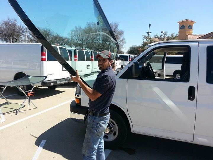 windshield repair and replacement company